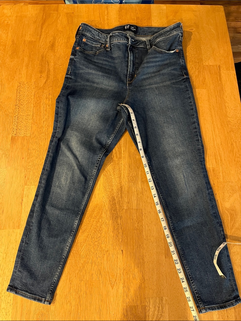 GAP Women’s Skinny Jeans in Dark Blue Wash